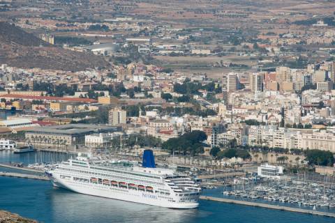 Un crucero atracado en Cartagena.